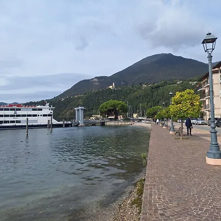 Apartament Cincuenta Metros Apartamento Toscolano Maderno